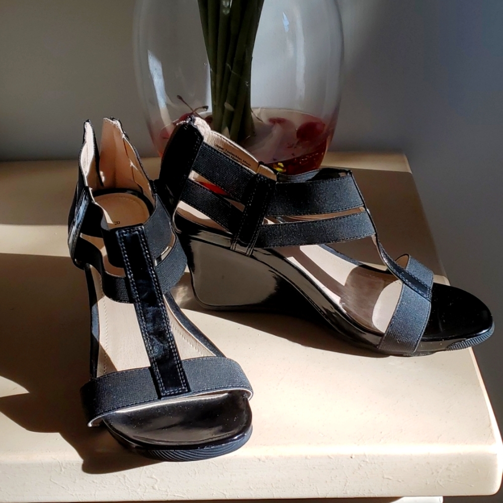 Black wedge sandals Kenneth Cole